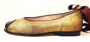 B-7223 (Sale) - Gold Glitter Shoes - Euro 27 Size 10