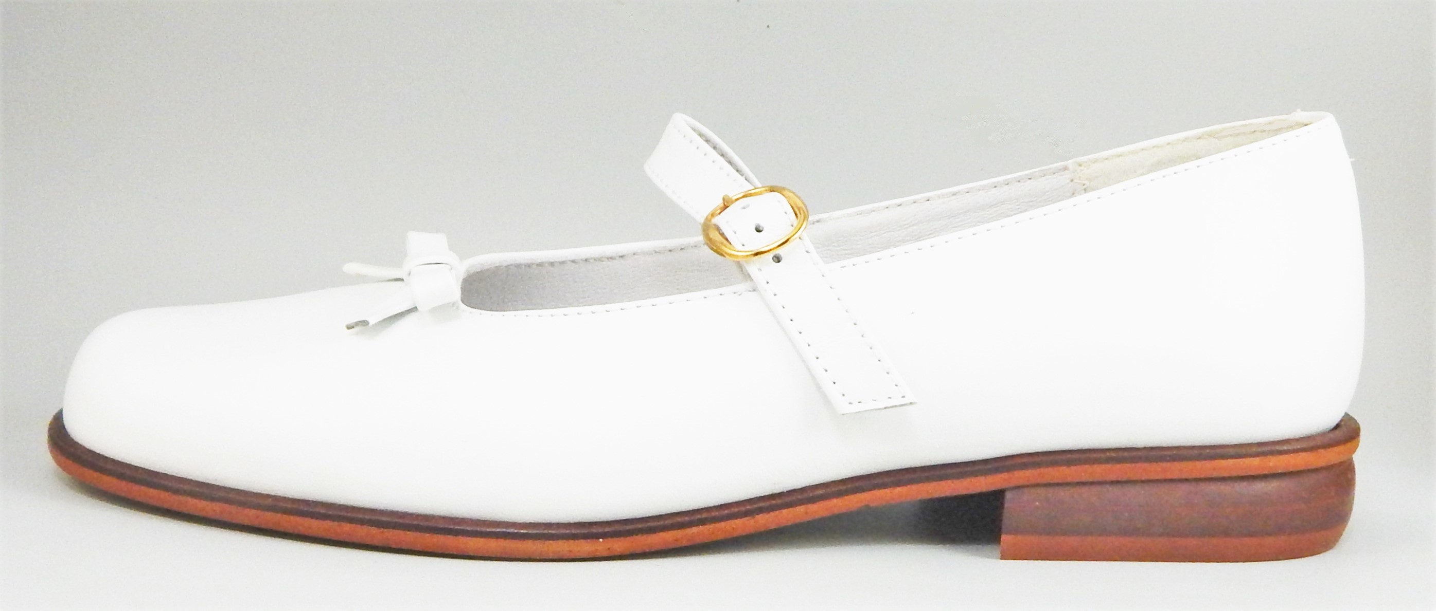 B-6121 - White Bow Mary Janes - Euro 36 Size 5
