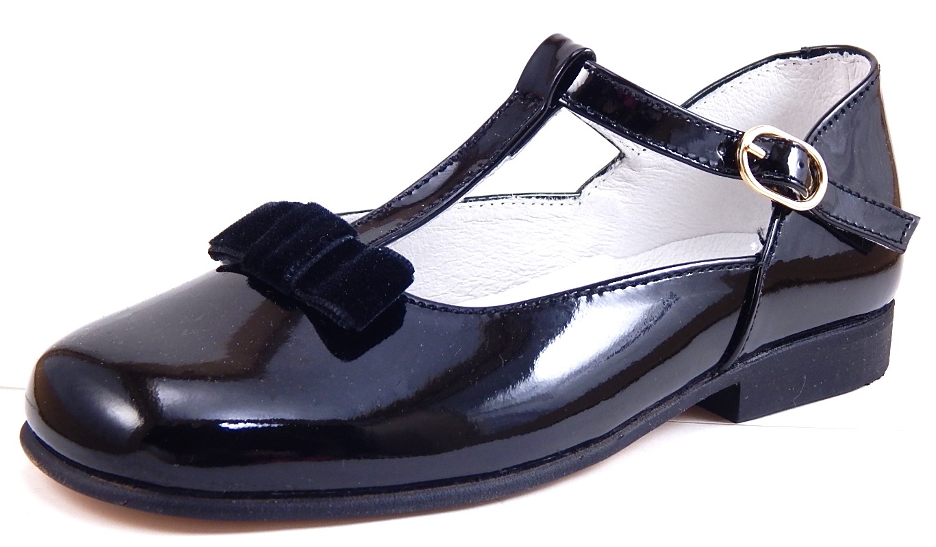 DE OSU K-4882 - Girls Classic European Black Patent Dress Shoes