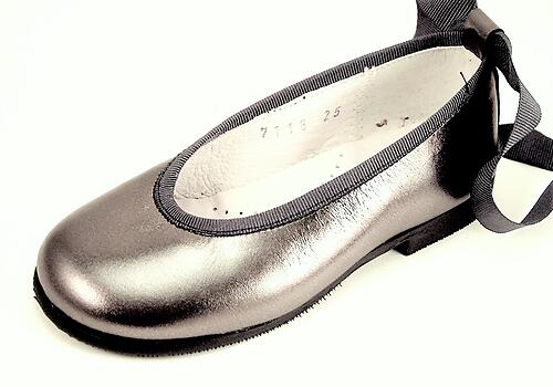 B-7118 (Sale) - Silver Ballet Flats - Euro 33 Size 2